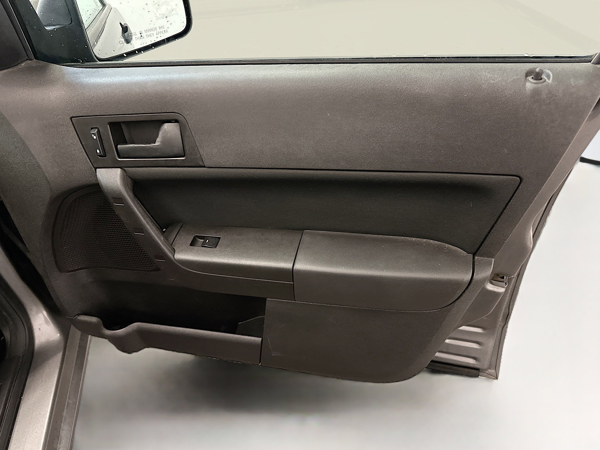 Used 2009 Ford Focus SE FWD image 31