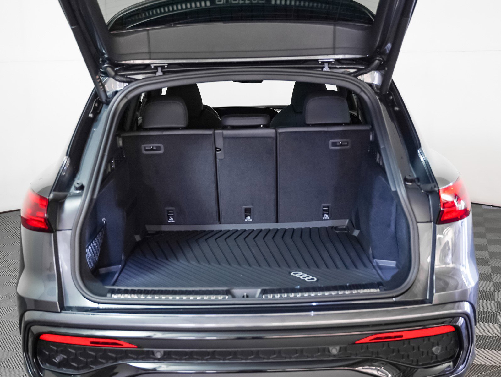 New 2025 Audi SQ5 Premium Plus image 11