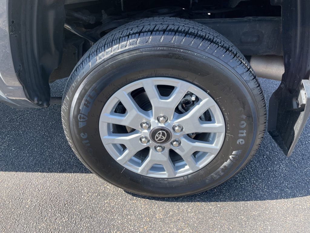 Used 2024 Toyota Tacoma SR5 AWD/4WD image 4