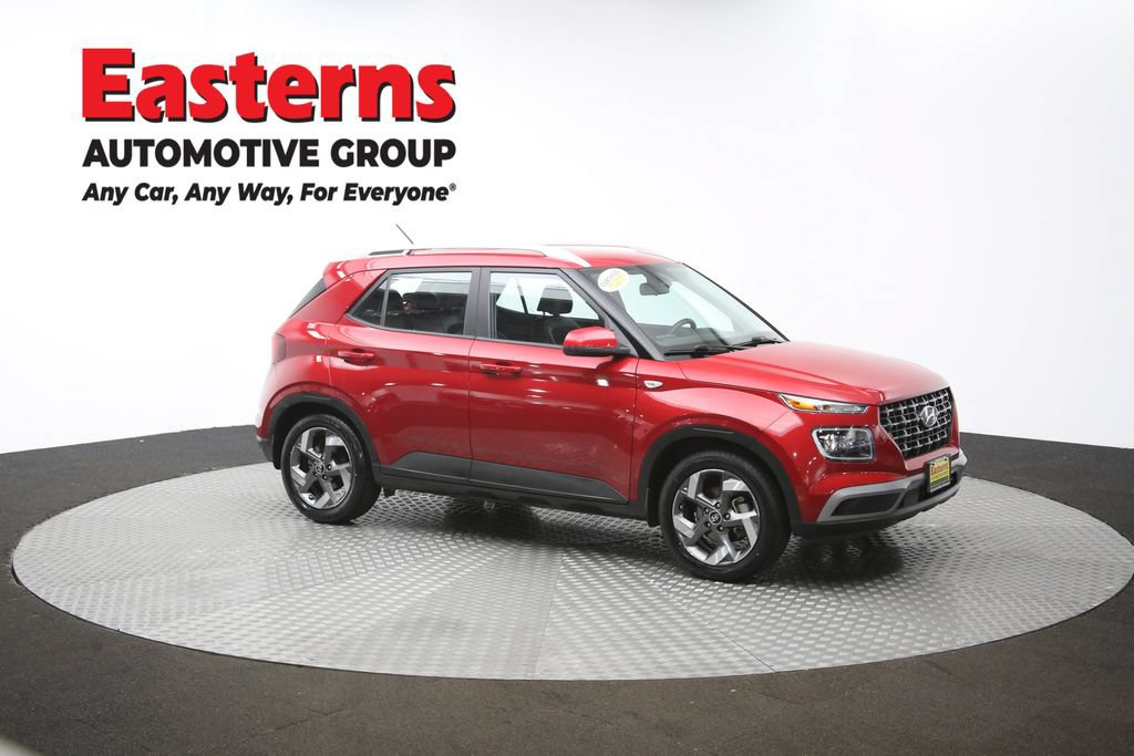 Used 2023 Hyundai Venue Limited FWD image 49