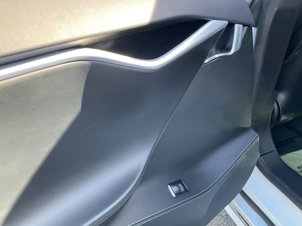 Used 2017 Tesla Model S 75 RWD image 33