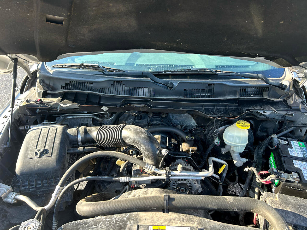 Used 2018 RAM 1500 Classic SLT image 12