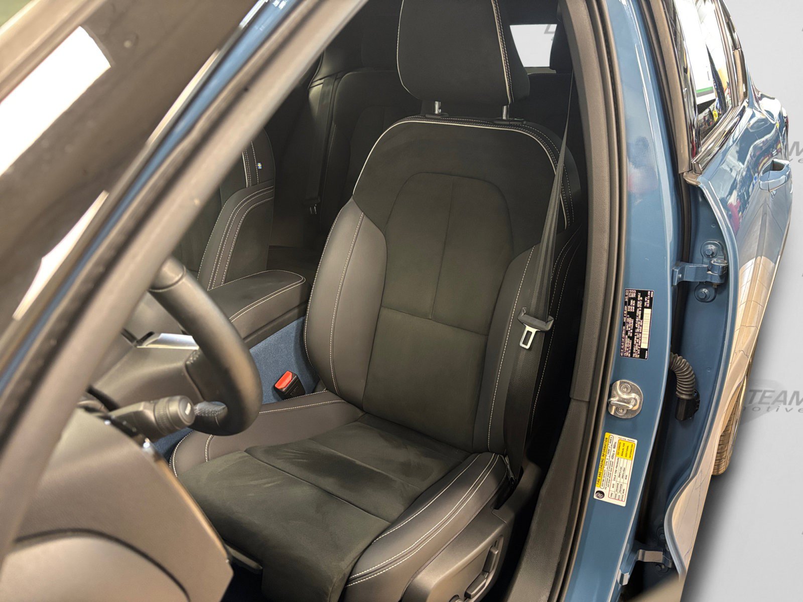 Used 2022 Volvo C40 P8 Recharge Ultimate AWD/4WD image 36