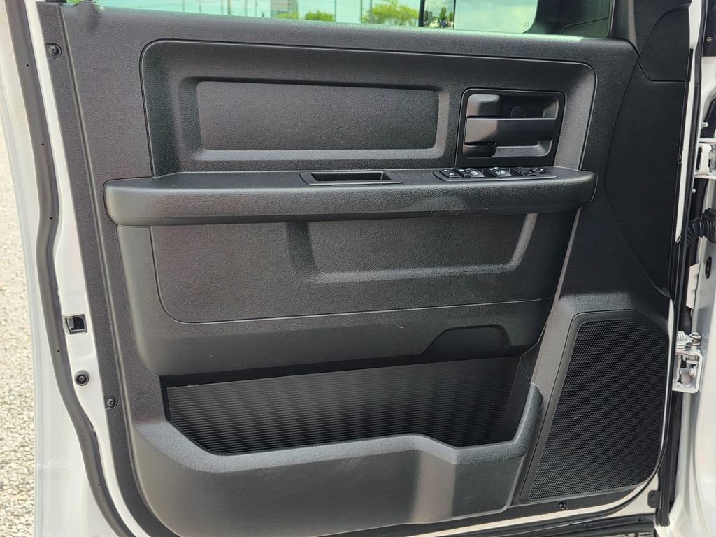 Used 2020 RAM 3500 Tradesman w/ Chrome Appearance Group AWD/4WD image 14