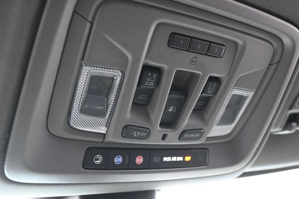 Used 2022 Chevrolet Silverado 1500 LTZ w/ Technology Package RWD image 29