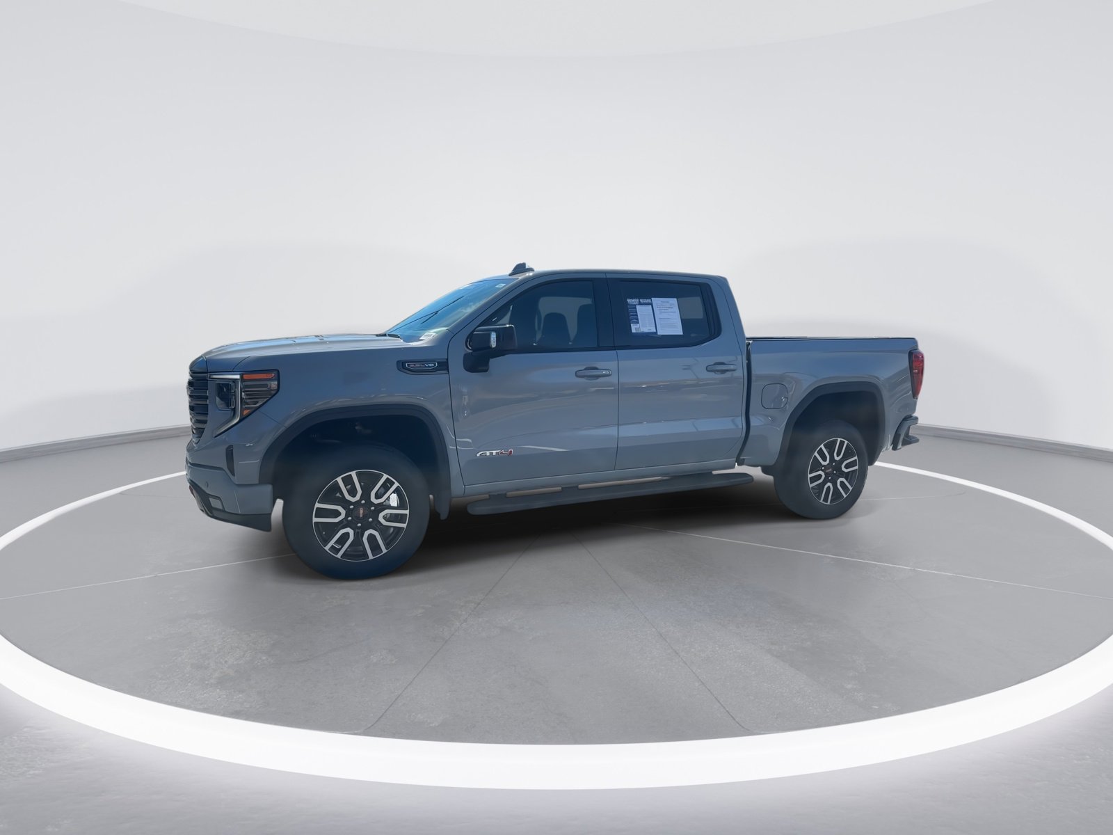 Used 2024 GMC Sierra 1500 AT4 w/ Technology Package image 5
