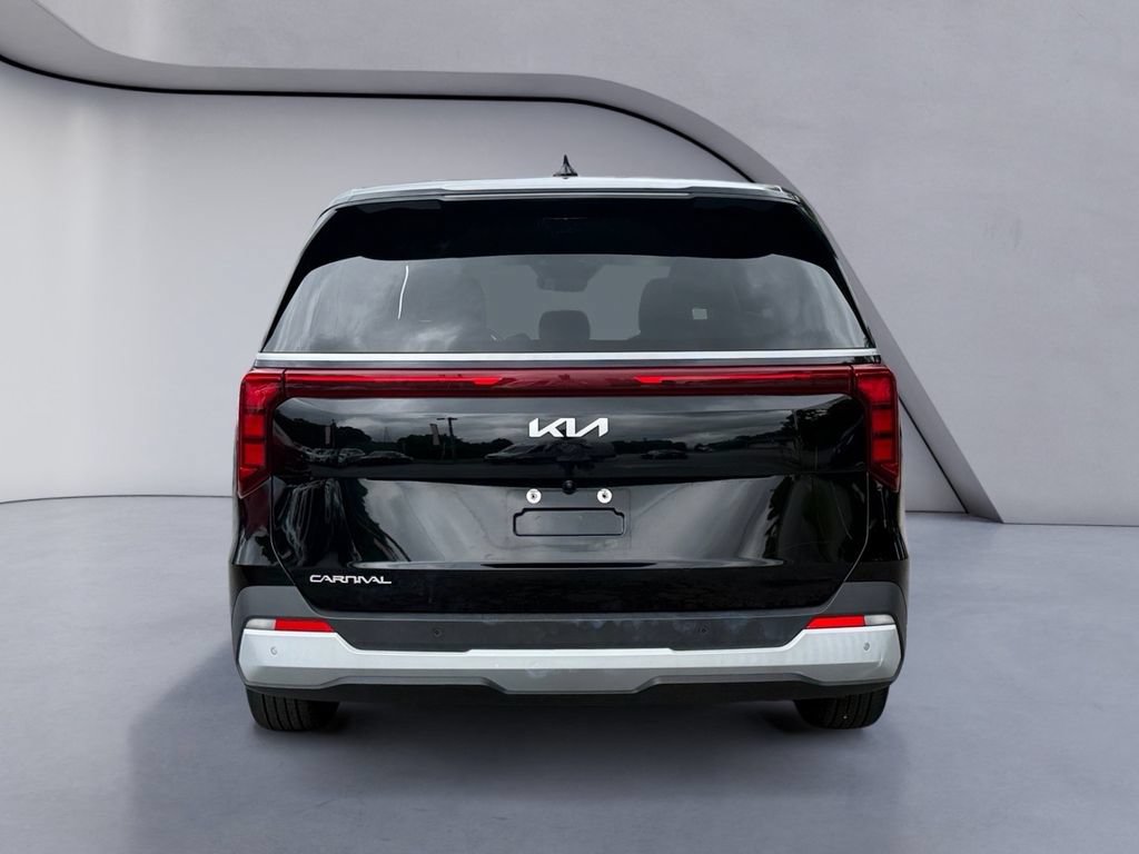 Used 2025 Kia Carnival FWD image 4