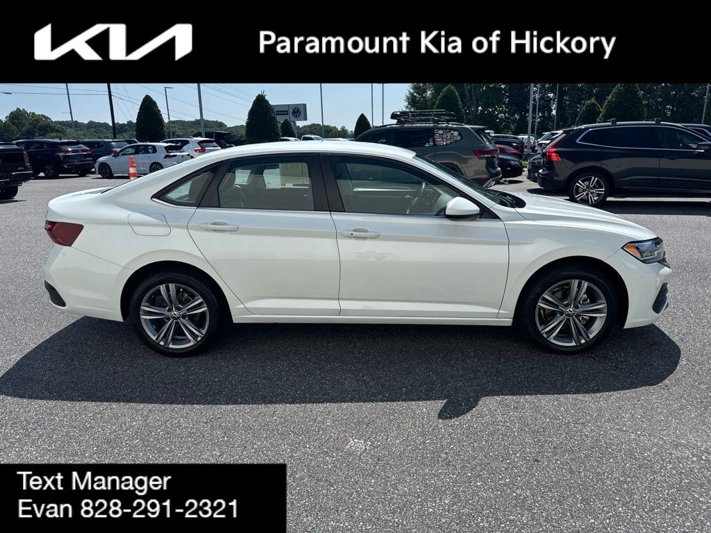 Used 2023 Volkswagen Jetta SE FWD image 8