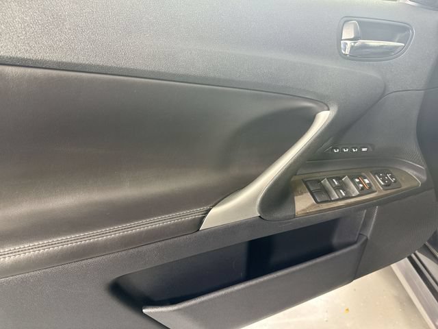 Used 2012 Lexus IS 250C w/ Luxury Pkg RWD image 21