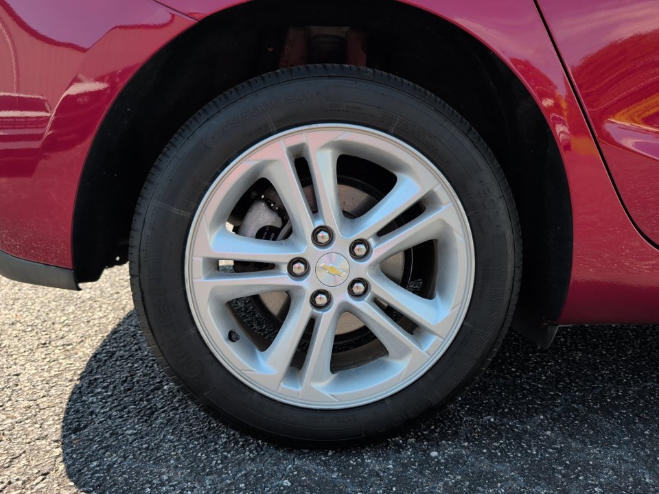 Used 2018 Chevrolet Cruze LT FWD image 23