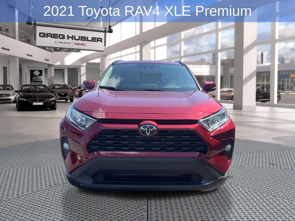 Used 2021 Toyota RAV4 XLE Premium image 2