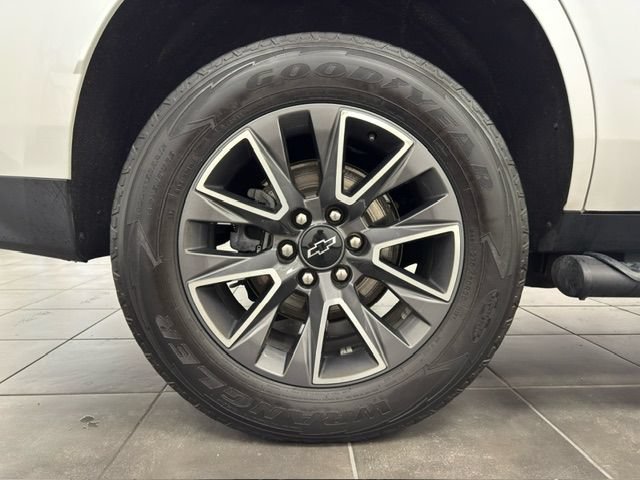 Used 2023 Chevrolet Tahoe Z71 w/ Z71 Off-Road Package AWD/4WD image 23
