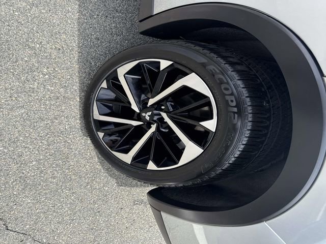 Used 2024 Mitsubishi Outlander SE Black Edition image 17