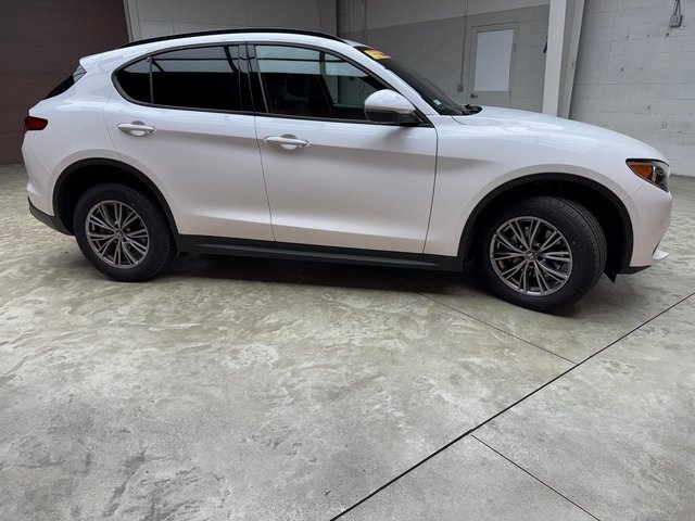 Used 2022 Alfa Romeo Stelvio Sprint image 6