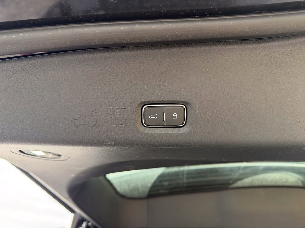 Used 2025 Ford Expedition Active image 19