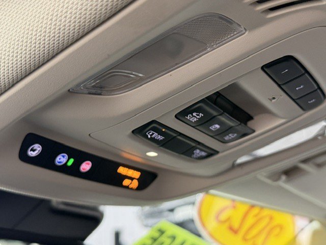 Certified 2023 Buick Envision Essence w/ Technology Package I AWD/4WD image 13