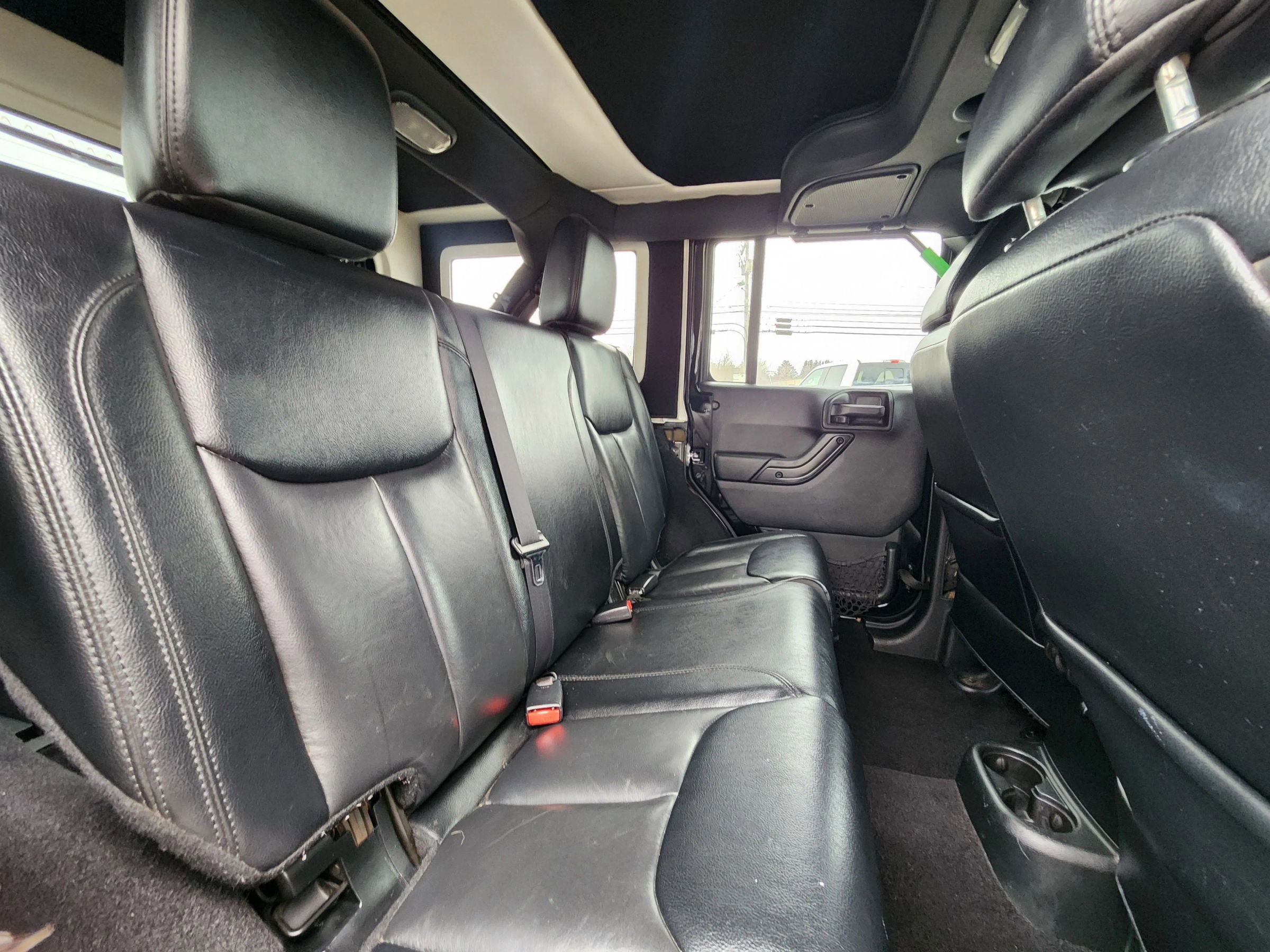 Used 2017 Jeep Wrangler Unlimited Sahara image 44