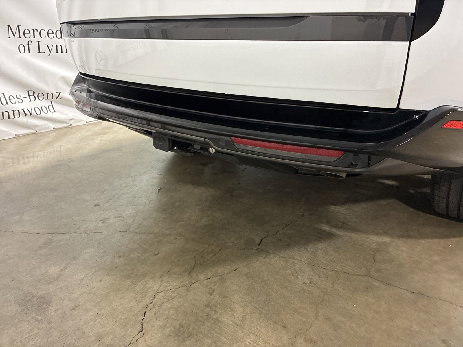 Used 2025 Land Rover Range Rover SE image 11