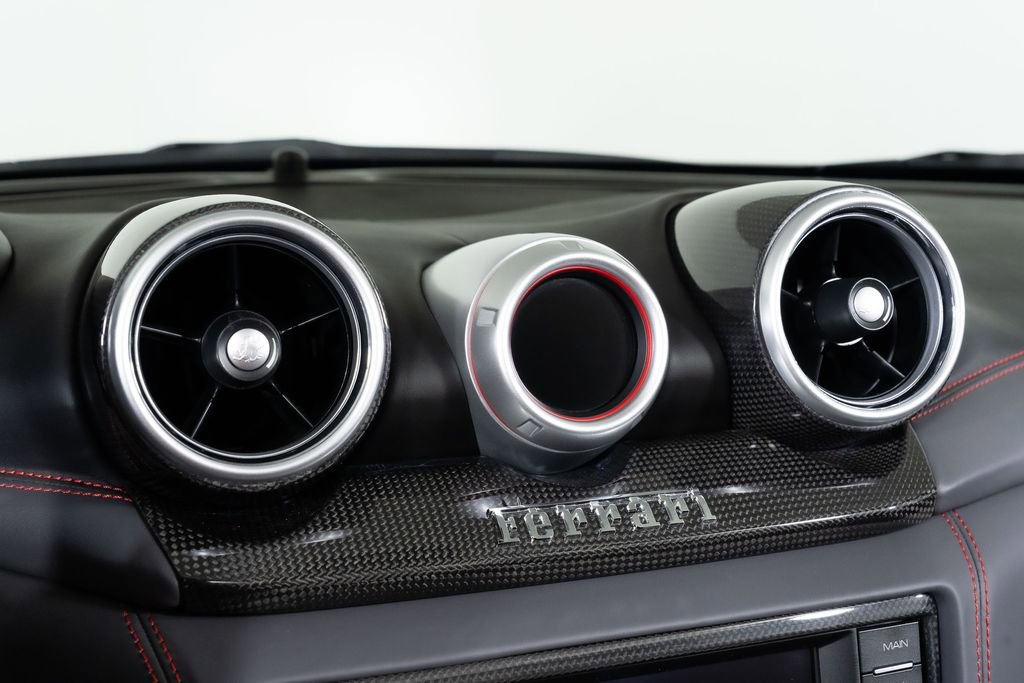 Used 2015 Ferrari California T RWD image 36