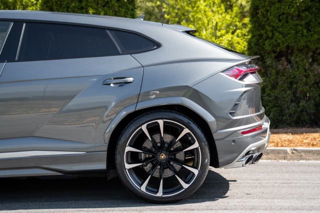 Used 2019 Lamborghini Urus image 11