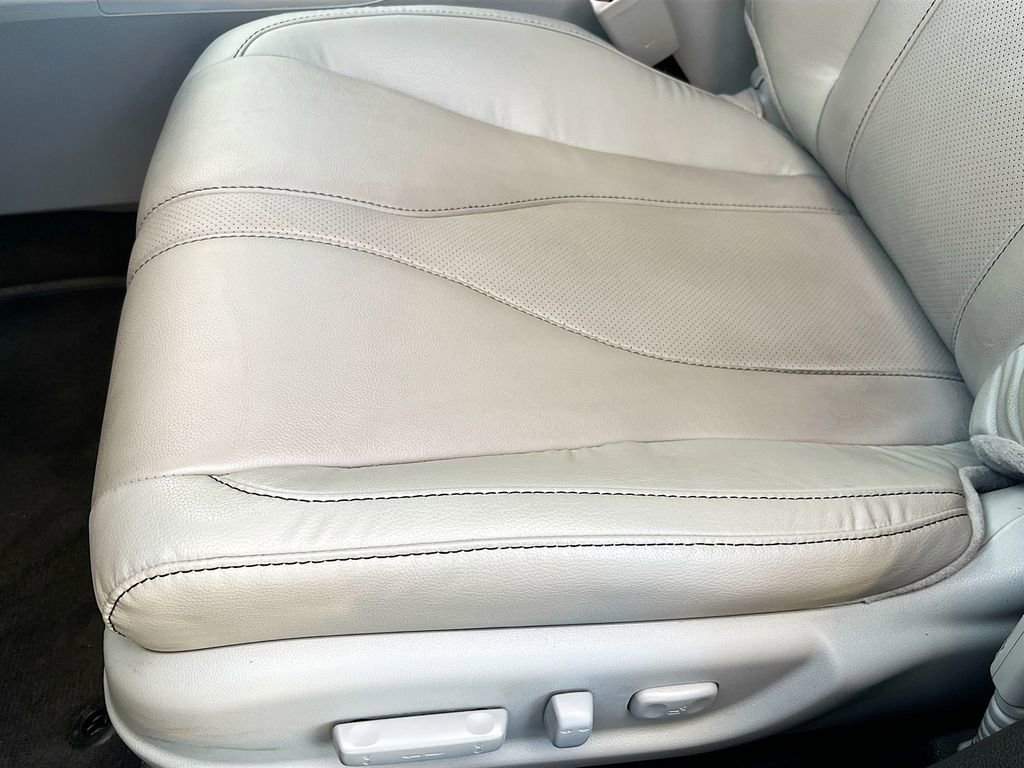 Used 2020 Acura ILX w/ Technology Package FWD image 18