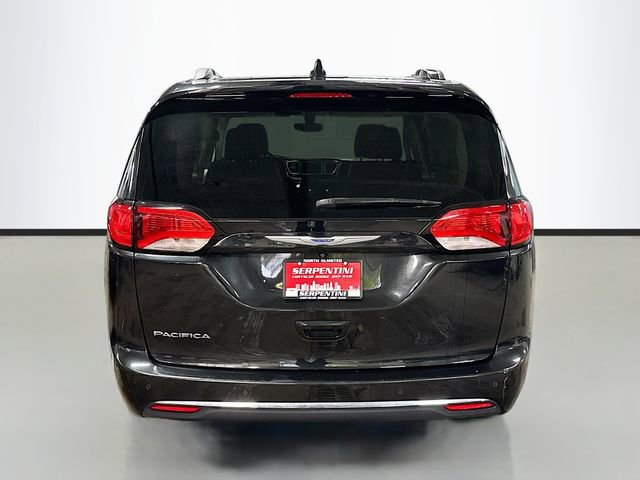 Used 2018 Chrysler Pacifica Touring-L w/ Tire & Wheel Group FWD image 7