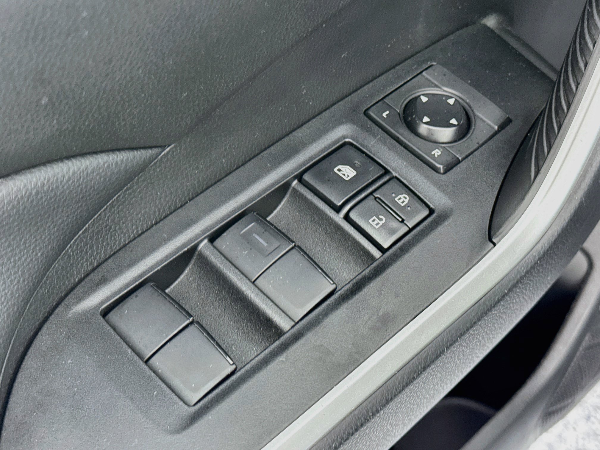 Used 2023 Toyota RAV4 LE AWD/4WD image 17