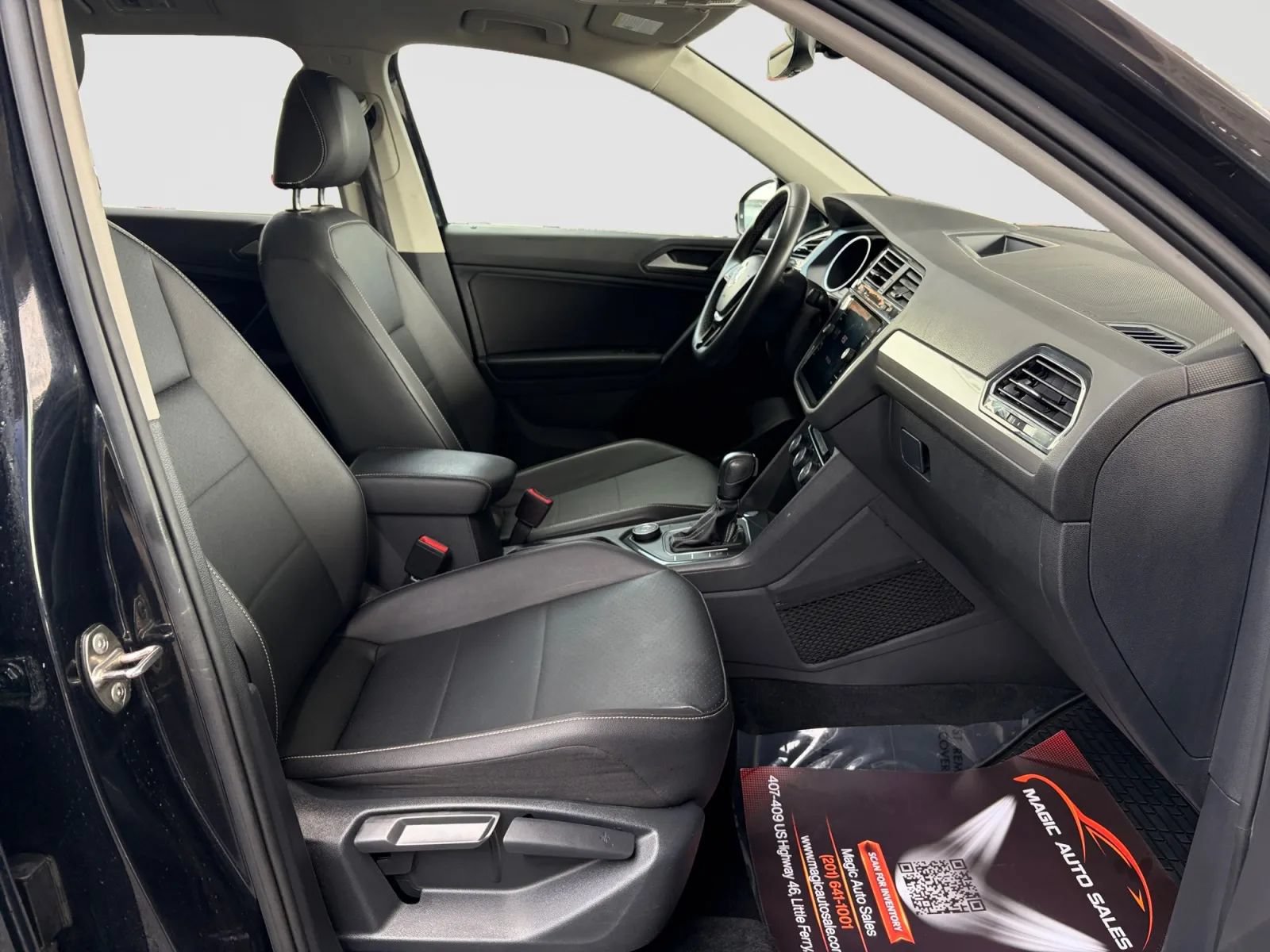 Used 2021 Volkswagen Tiguan SE w/ Panoramic Sunroof Package AWD/4WD image 22