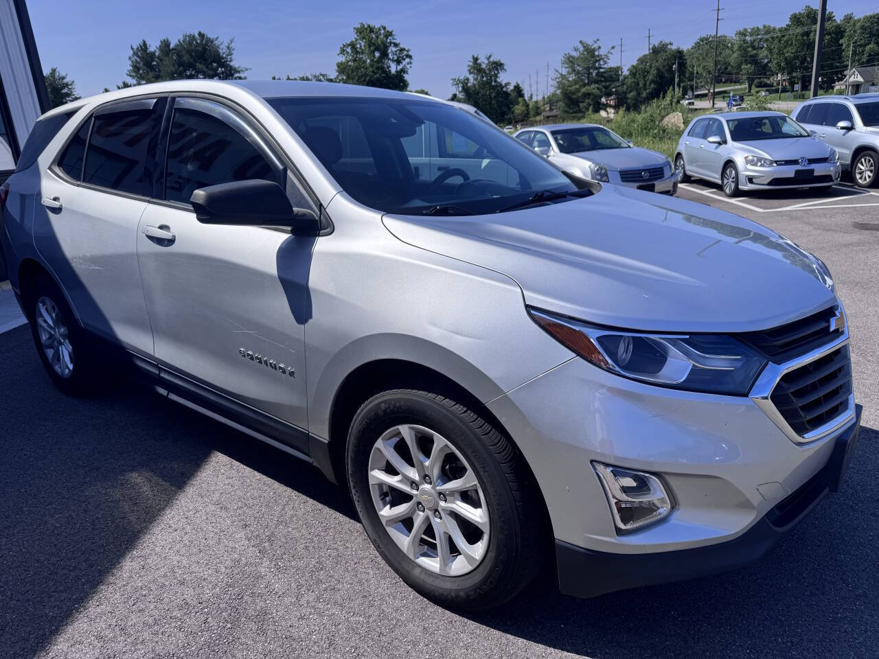 Used 2018 Chevrolet Equinox LS FWD image 4