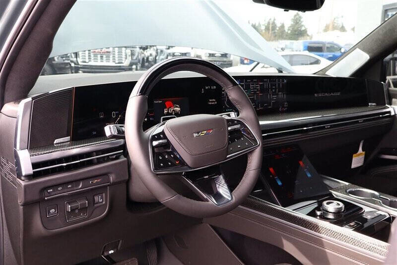 Used 2026 Cadillac Escalade V w/ LPO, ONYX Package image 16