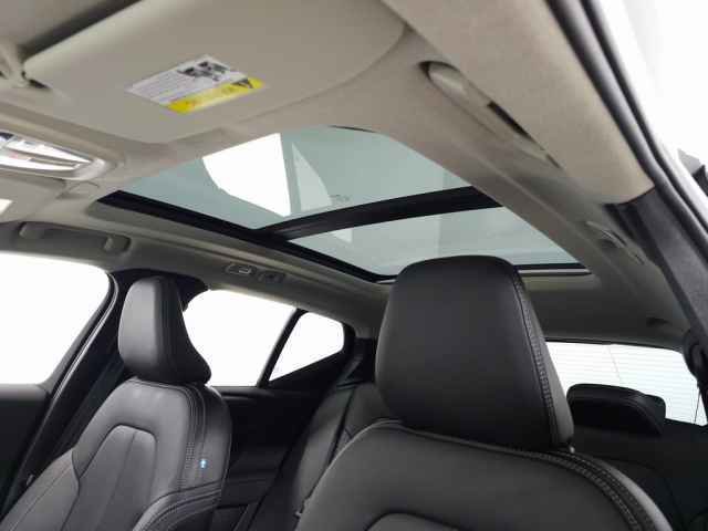 Certified 2025 Volvo XC40 B5 Core image 20