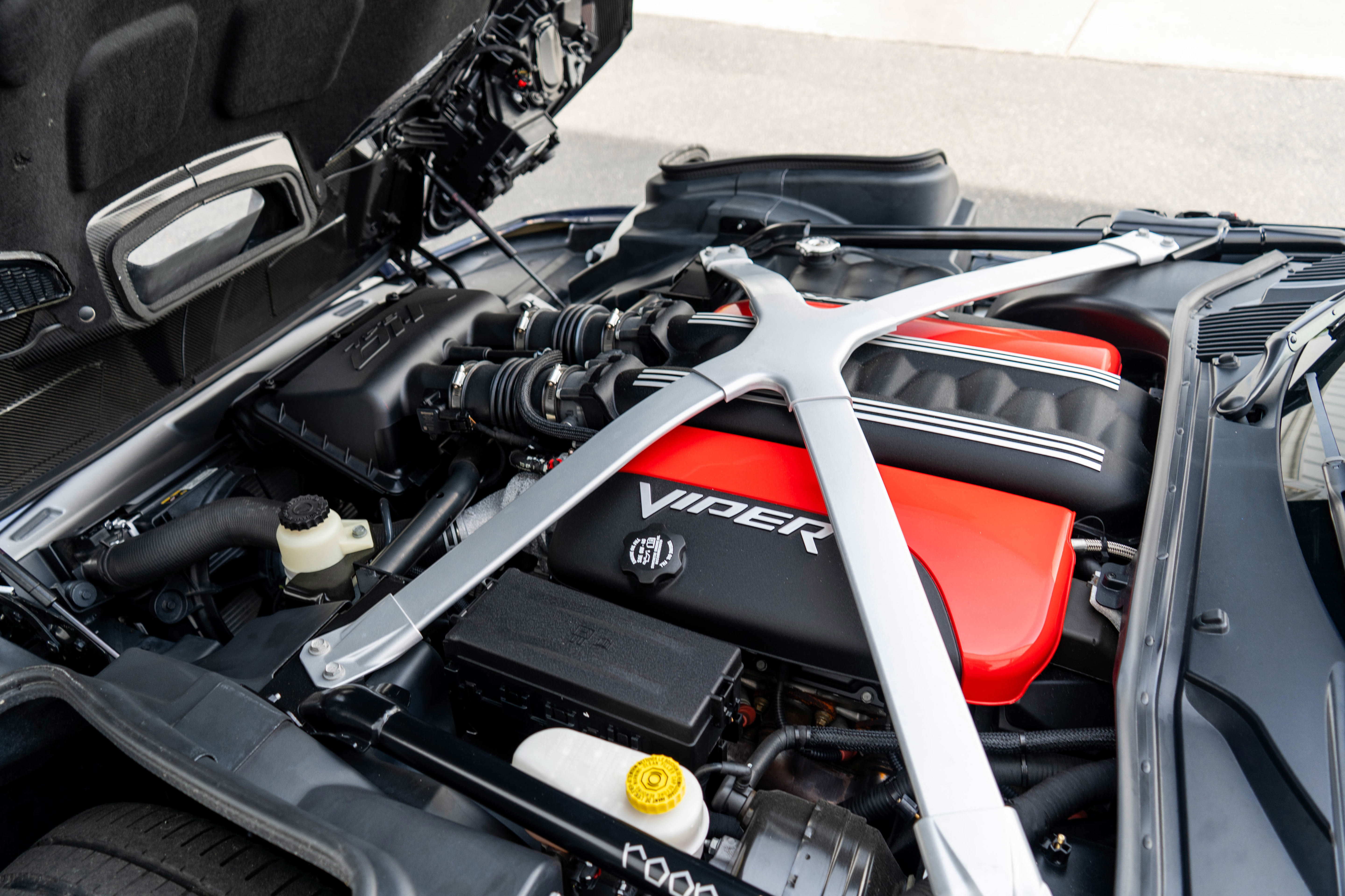 Used 2013 SRT Viper GTS w/ GTS Laguna Interior Pkg RWD image 27