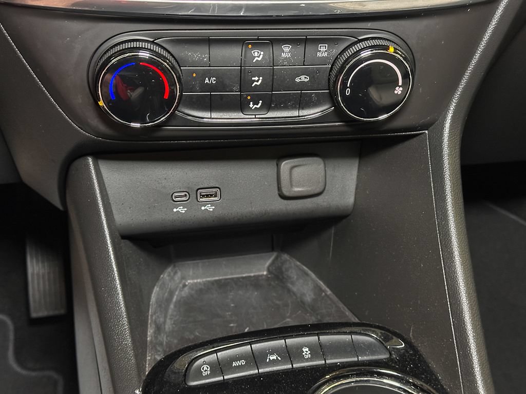 Used 2024 Buick Encore GX Preferred AWD/4WD image 36