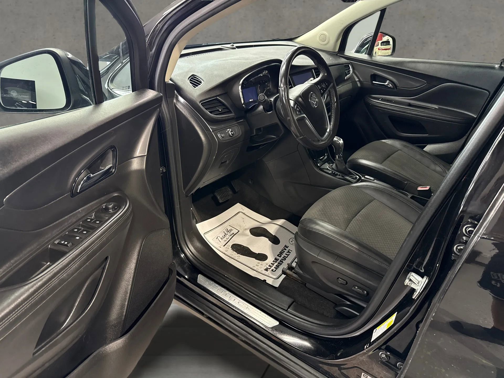 Used 2020 Buick Encore Preferred FWD image 9