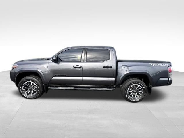 Used 2021 Toyota Tacoma TRD Sport w/ Technology Package AWD/4WD image 3