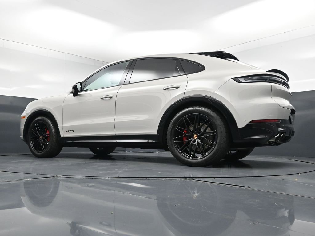 New 2026 Porsche Cayenne GTS image 22