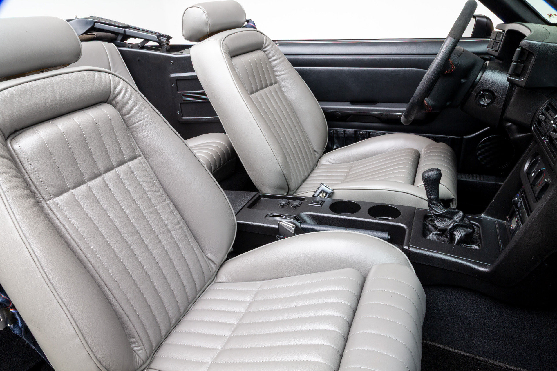 Used 1990 Ford Mustang GT RWD image 36