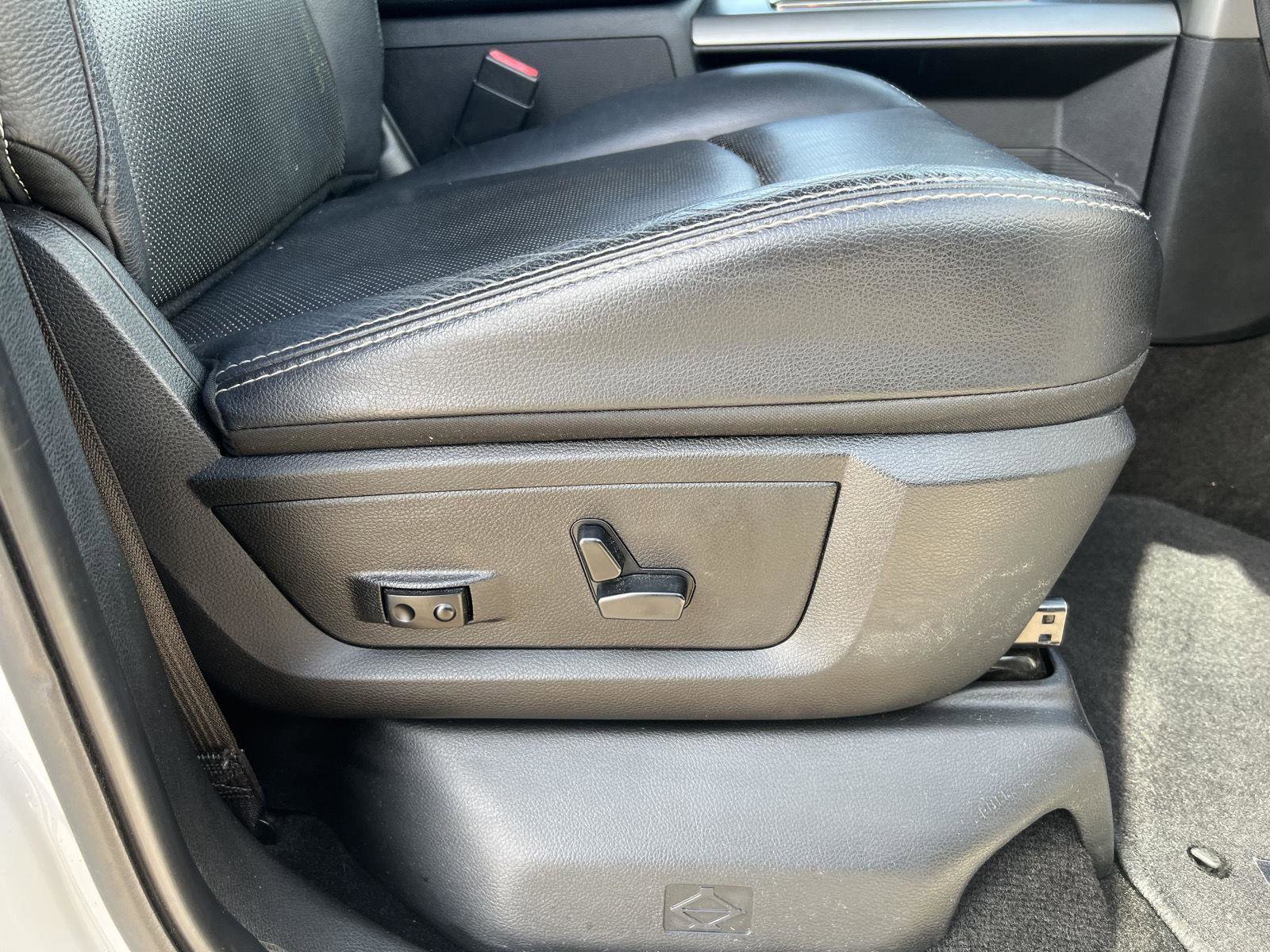 Used 2015 RAM 1500 Sport w/ Remote Start & Security Group image 33