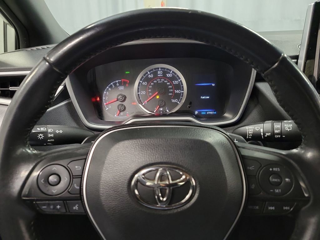 Used 2022 Toyota Corolla SE w/ SE Preferred Package FWD image 14