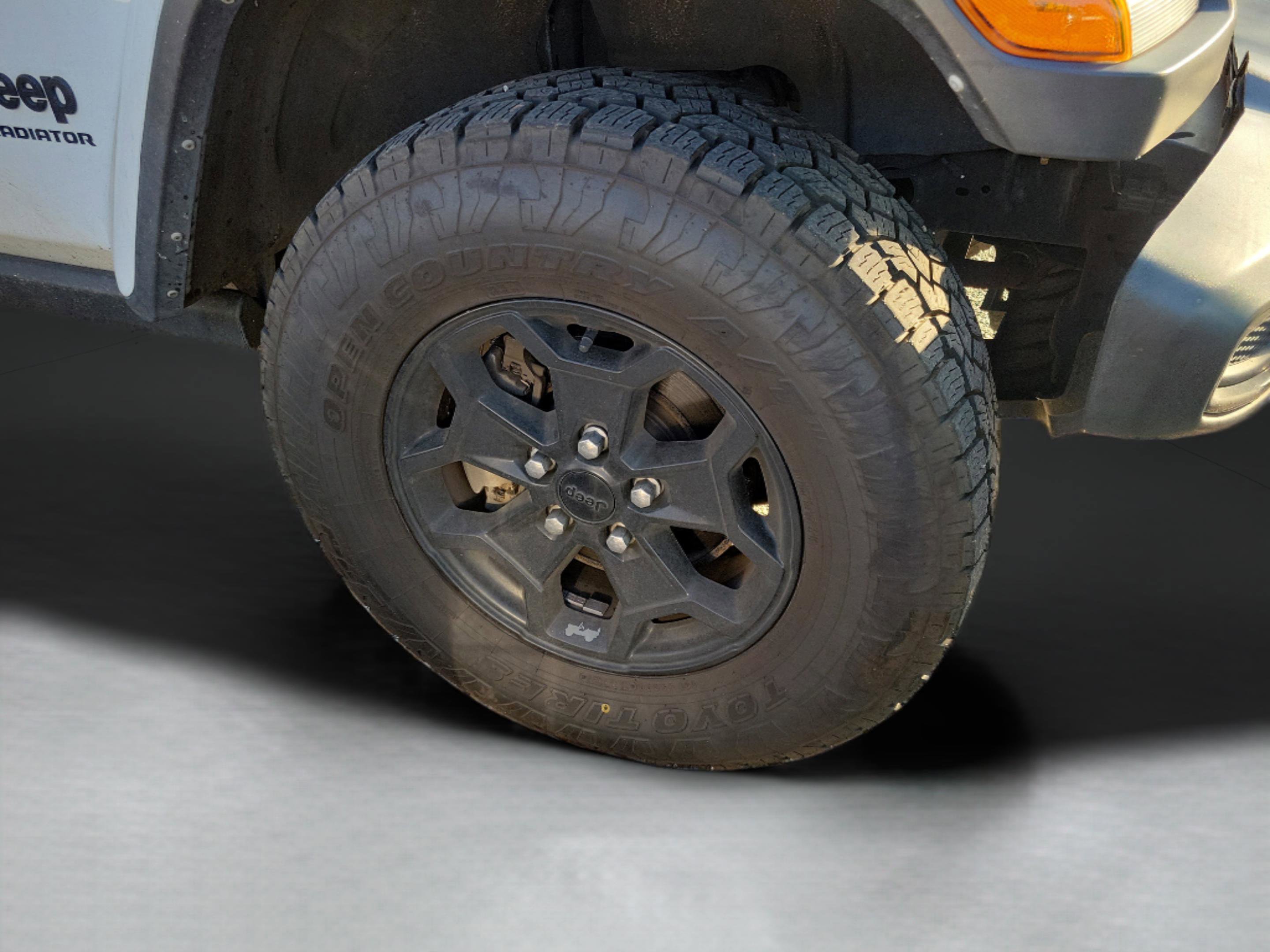 Used 2022 Jeep Gladiator Willys image 14