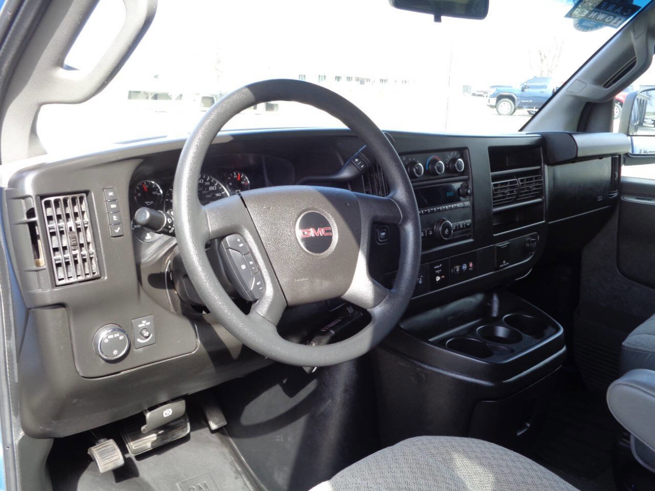 Used 2018 GMC Savana 3500 LT w/ LT Preferred Equipment Group image 9