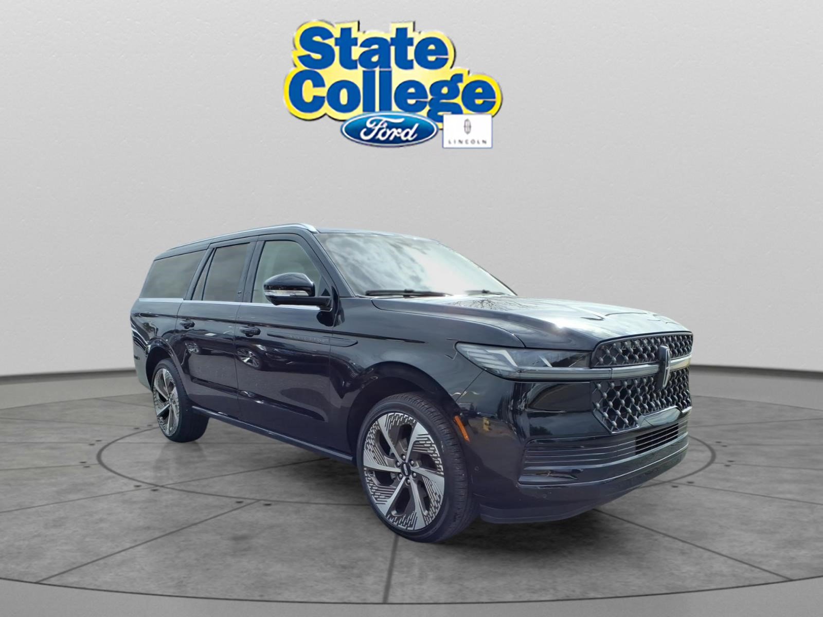 Used 2025 Lincoln Navigator L Black Label image 3