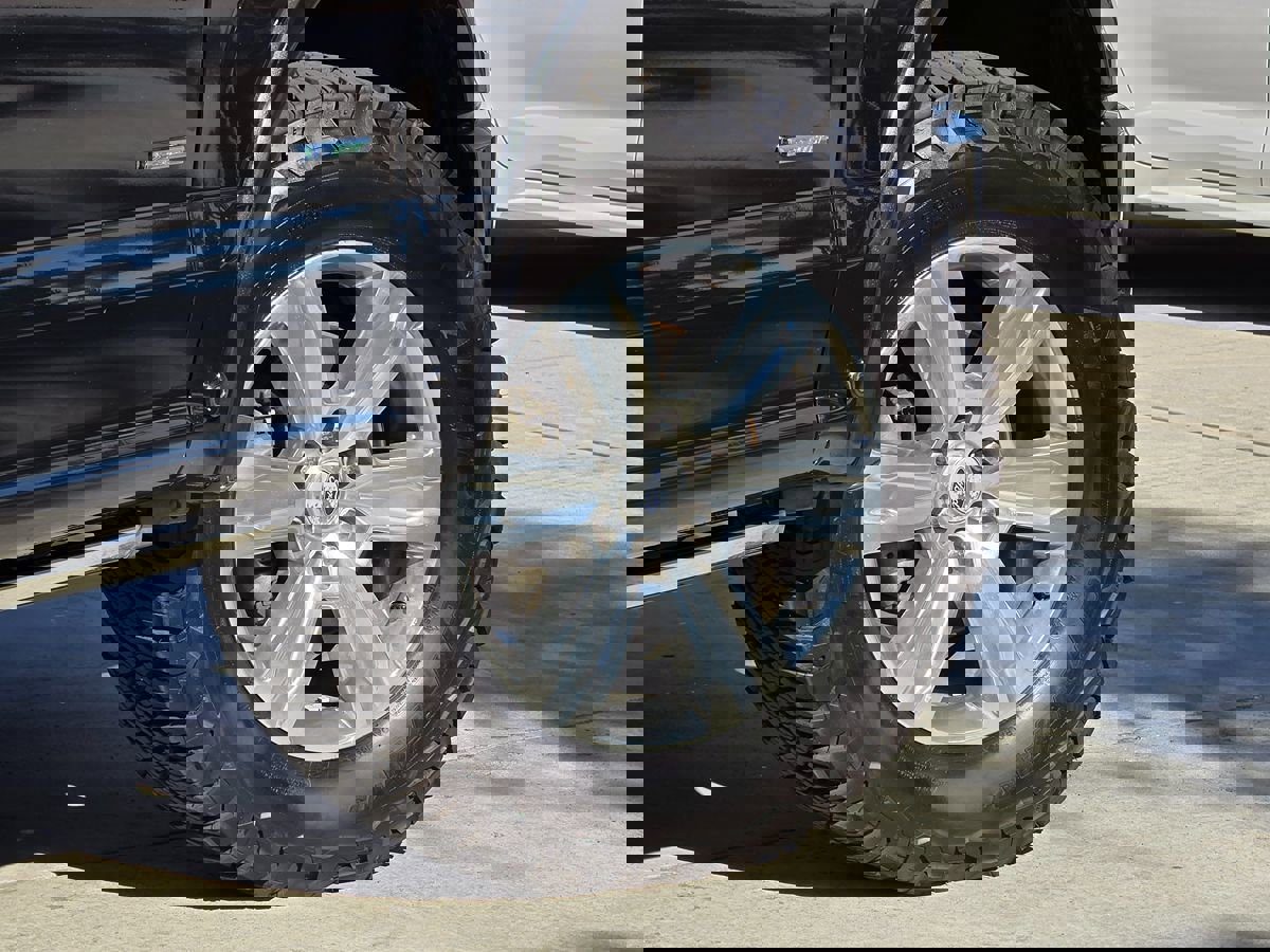 Used 2015 Ford F150 Platinum w/ Equipment Group 701A Luxury image 14