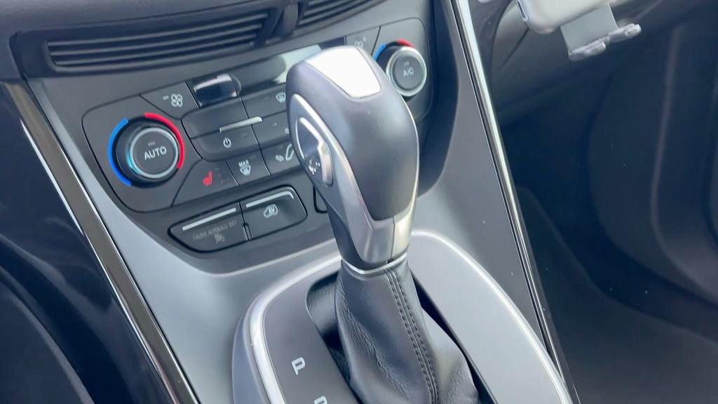 Used 2017 Ford C-MAX Energi Titanium w/ Equipment Group 501A image 30