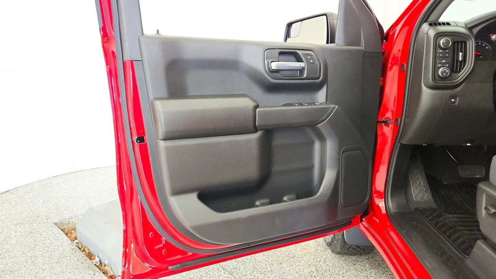 New 2026 Chevrolet Silverado 1500 Custom Trail Boss w/ LPO, Dark Essentials Package AWD/4WD image 26