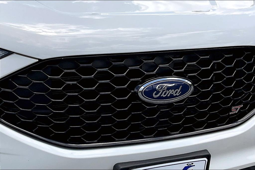 Used 2022 Ford Edge ST image 30