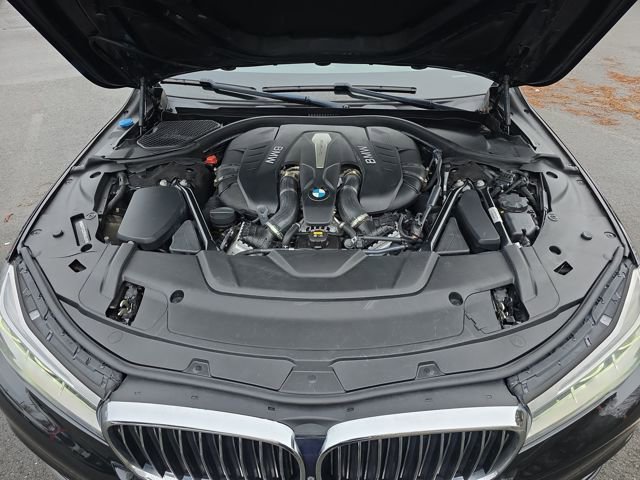 Used 2016 BMW 750i xDrive image 32