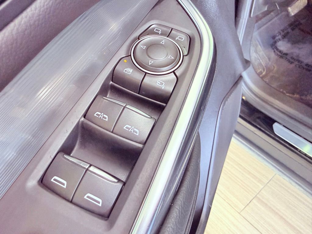 Used 2025 Cadillac XT4 Premium Luxury FWD image 21