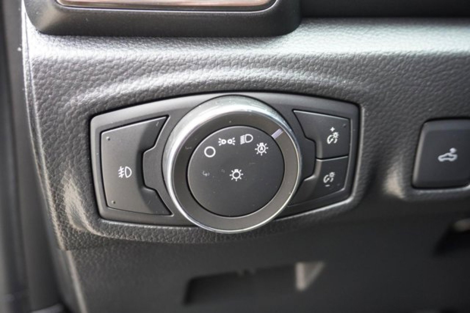 Used 2023 Ford Ranger Lariat w/ Tremor Off-Road Package image 25