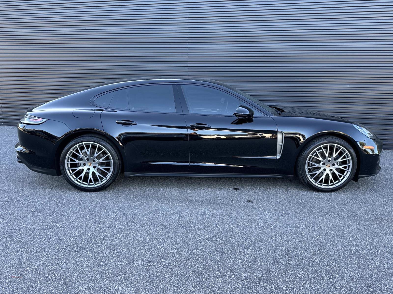 Certified 2023 Porsche Panamera Platinum Edition image 9